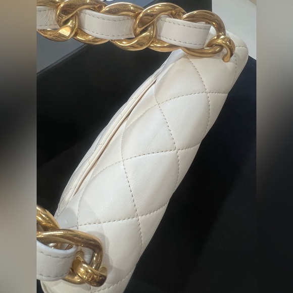Chanel Small Flap Funky Town White Quilted Leather with Chunky chain - Picture 8 of 16